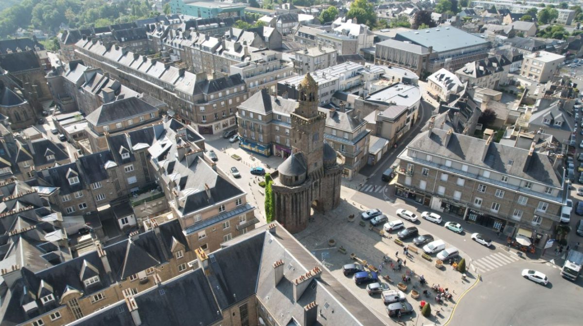 Vire - Porte-horloge